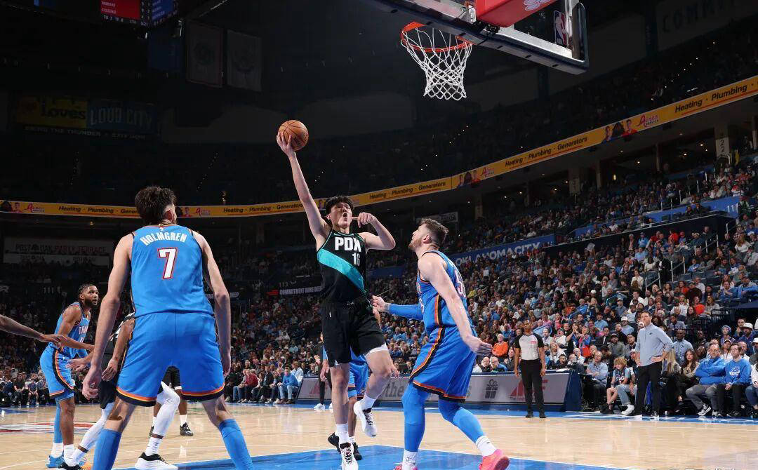 世界杯预测-杨瀚森(sēn)防守(shǒu)表(biǎo)現(xiàn)堪忧，CBA最佳防守(shǒu)球(qiú)員(yuán)为何難(nán)适應(yīng)NBA节奏？