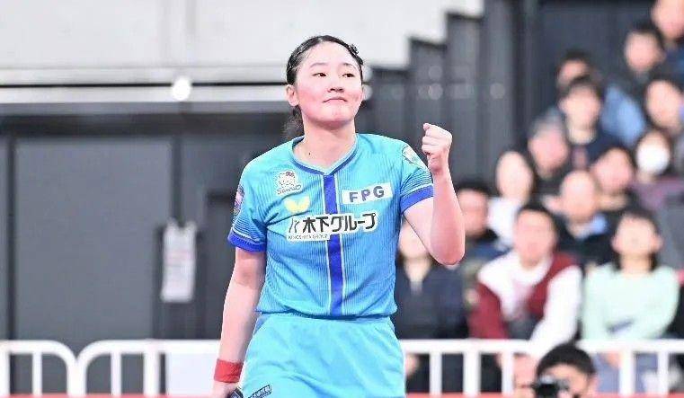 日本乒乓球锦标赛：张本智和4-3险胜前搭档，晋级四强，吉村真晴输给小将松岛辉空，早田希娜4-0横扫削球手