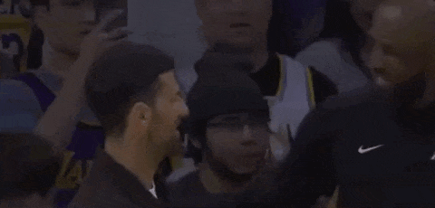 他来了！网球历史最佳是詹蜜！模仿詹姆斯庆祝动作...